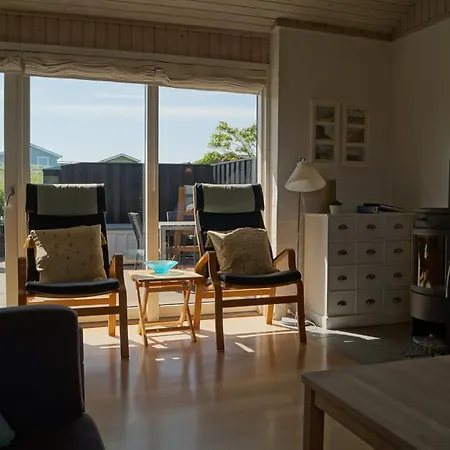 Дом отдыха Holiday 075808 *